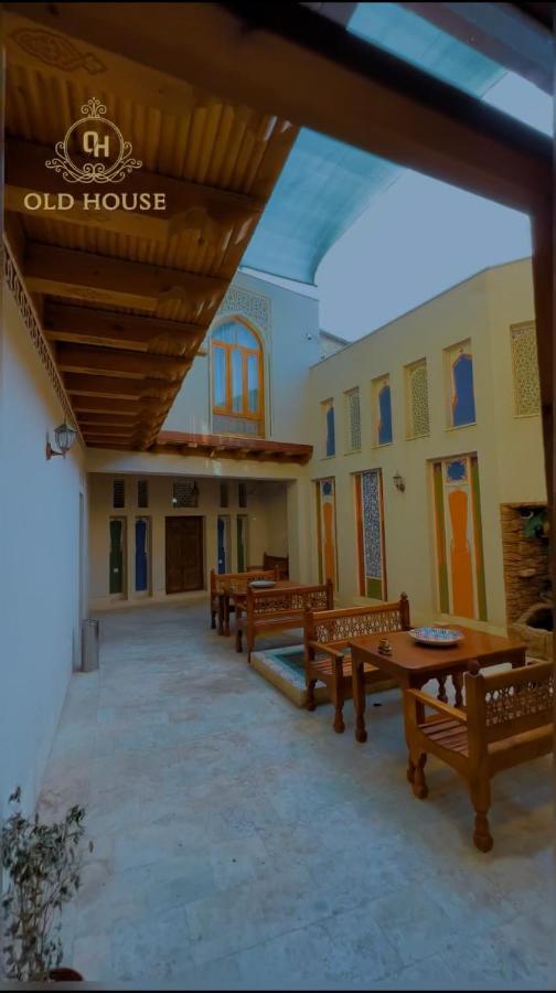בוקורו Old House Hotel מראה חיצוני תמונה