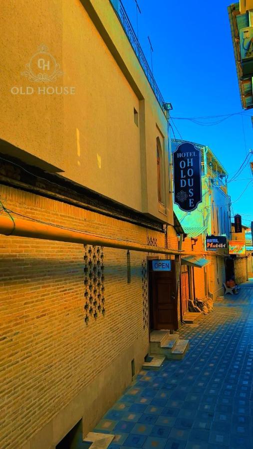 בוקורו Old House Hotel מראה חיצוני תמונה