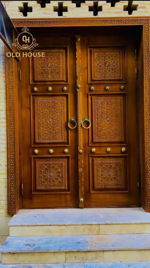 בוקורו Old House Hotel מראה חיצוני תמונה