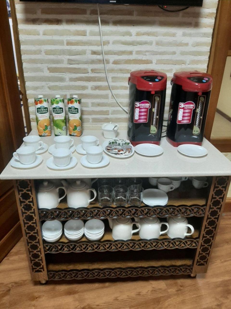 בוקורו Old House Hotel מראה חיצוני תמונה