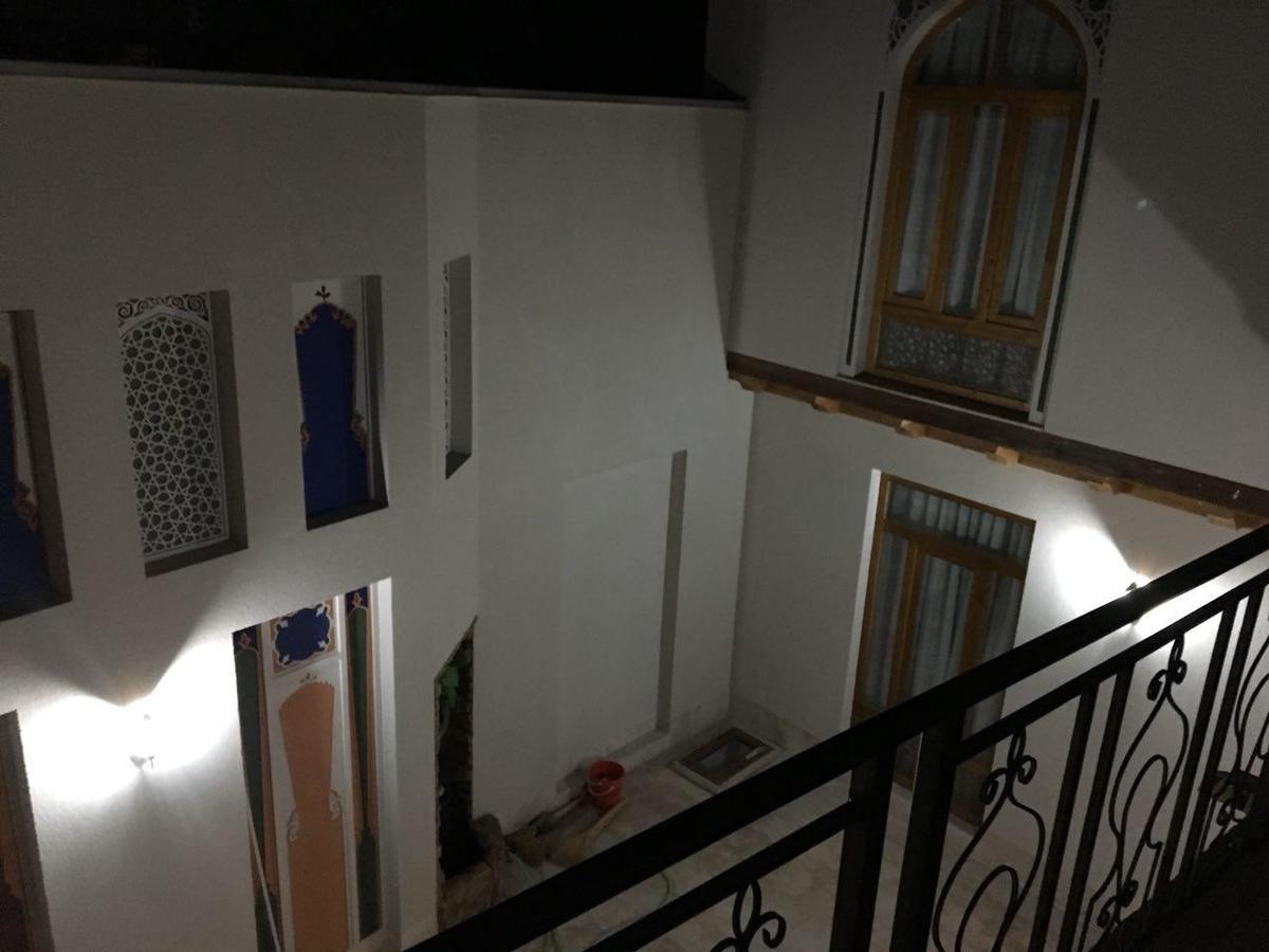 בוקורו Old House Hotel מראה חיצוני תמונה