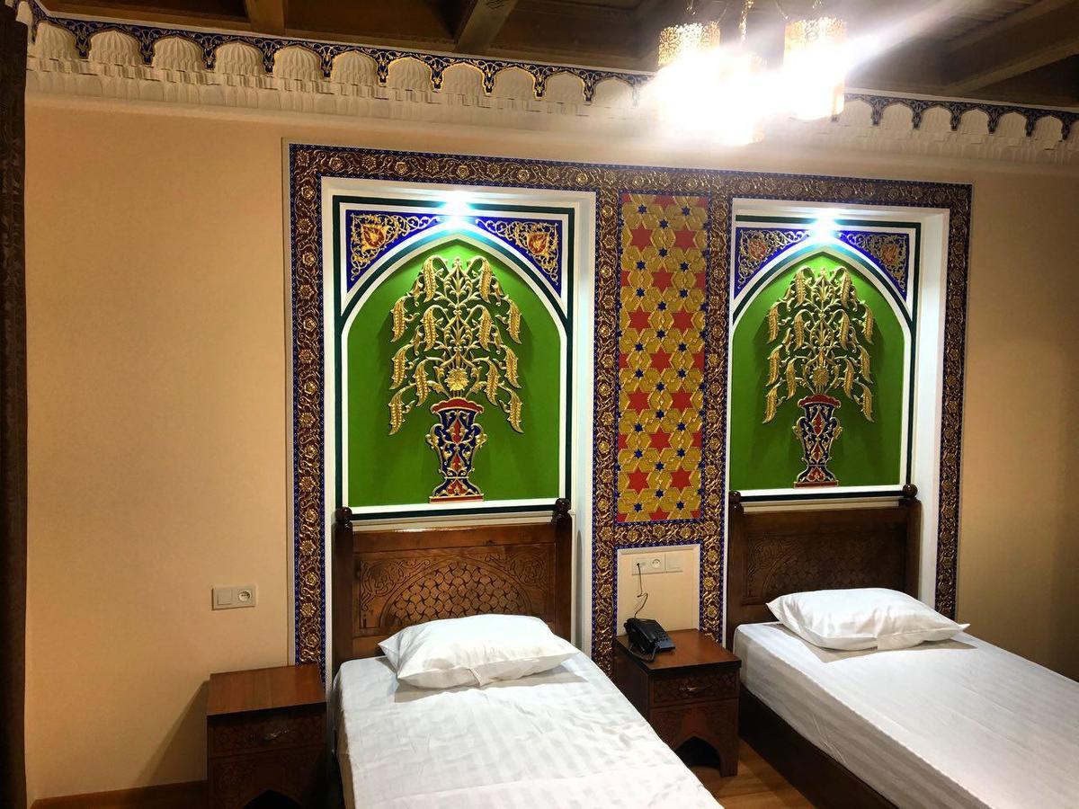 בוקורו Old House Hotel מראה חיצוני תמונה