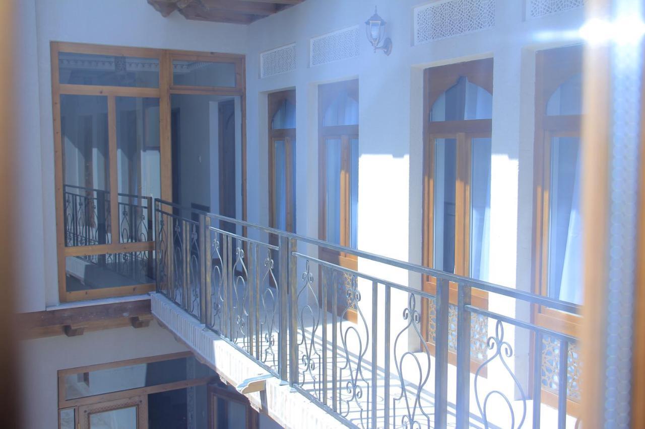 בוקורו Old House Hotel מראה חיצוני תמונה