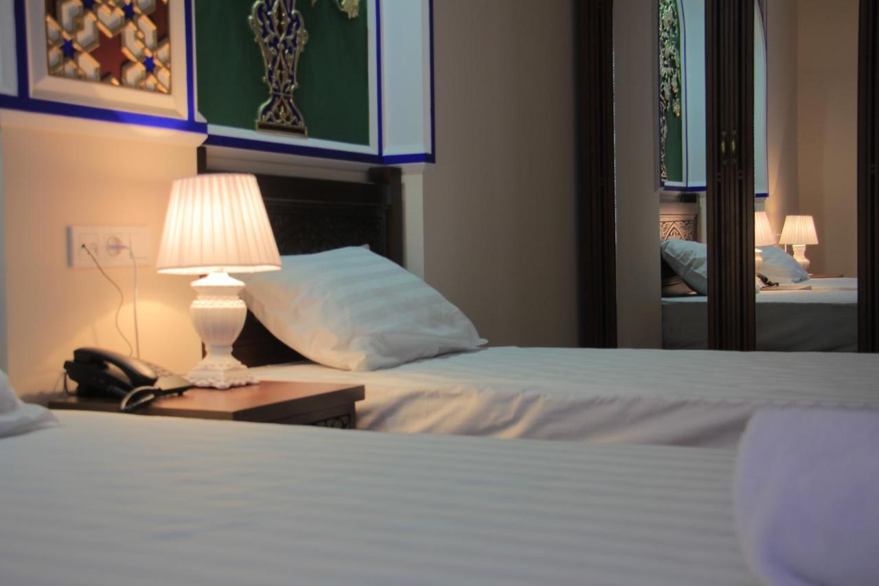 בוקורו Old House Hotel מראה חיצוני תמונה