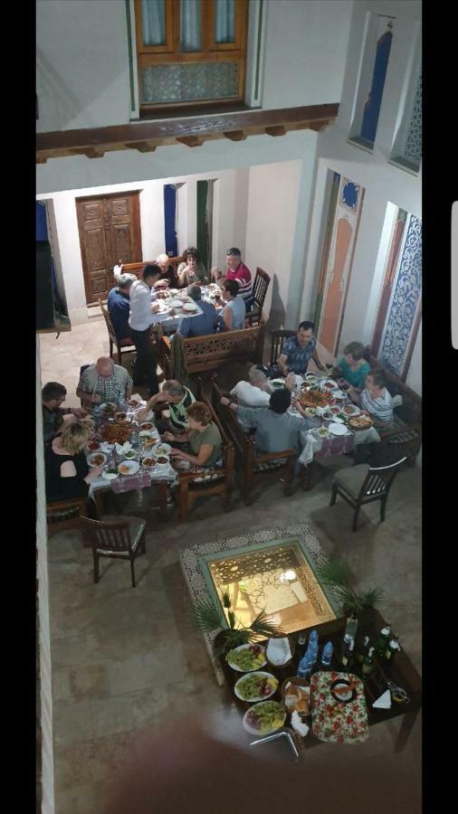 בוקורו Old House Hotel מראה חיצוני תמונה
